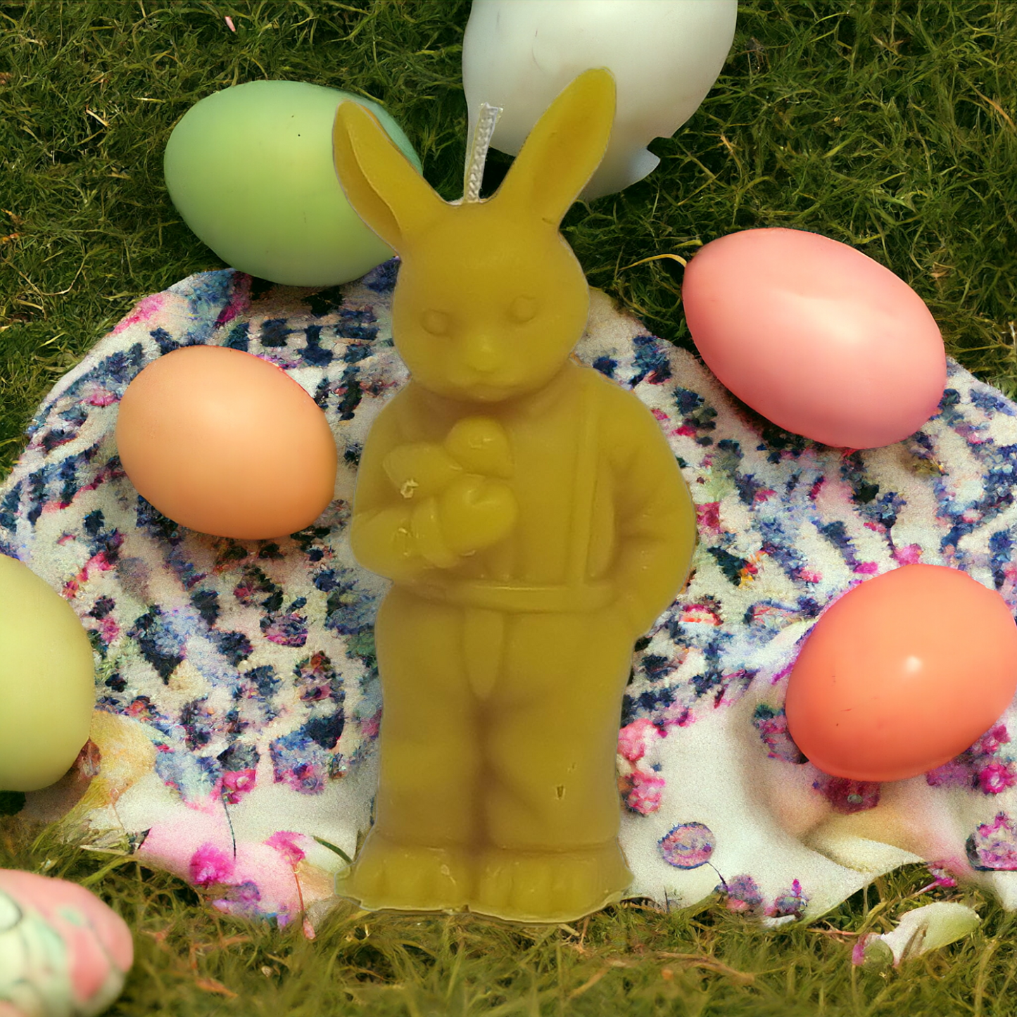 Osterhase aus Bienenwachs