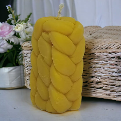 Kordelkerze aus Bienenwachs