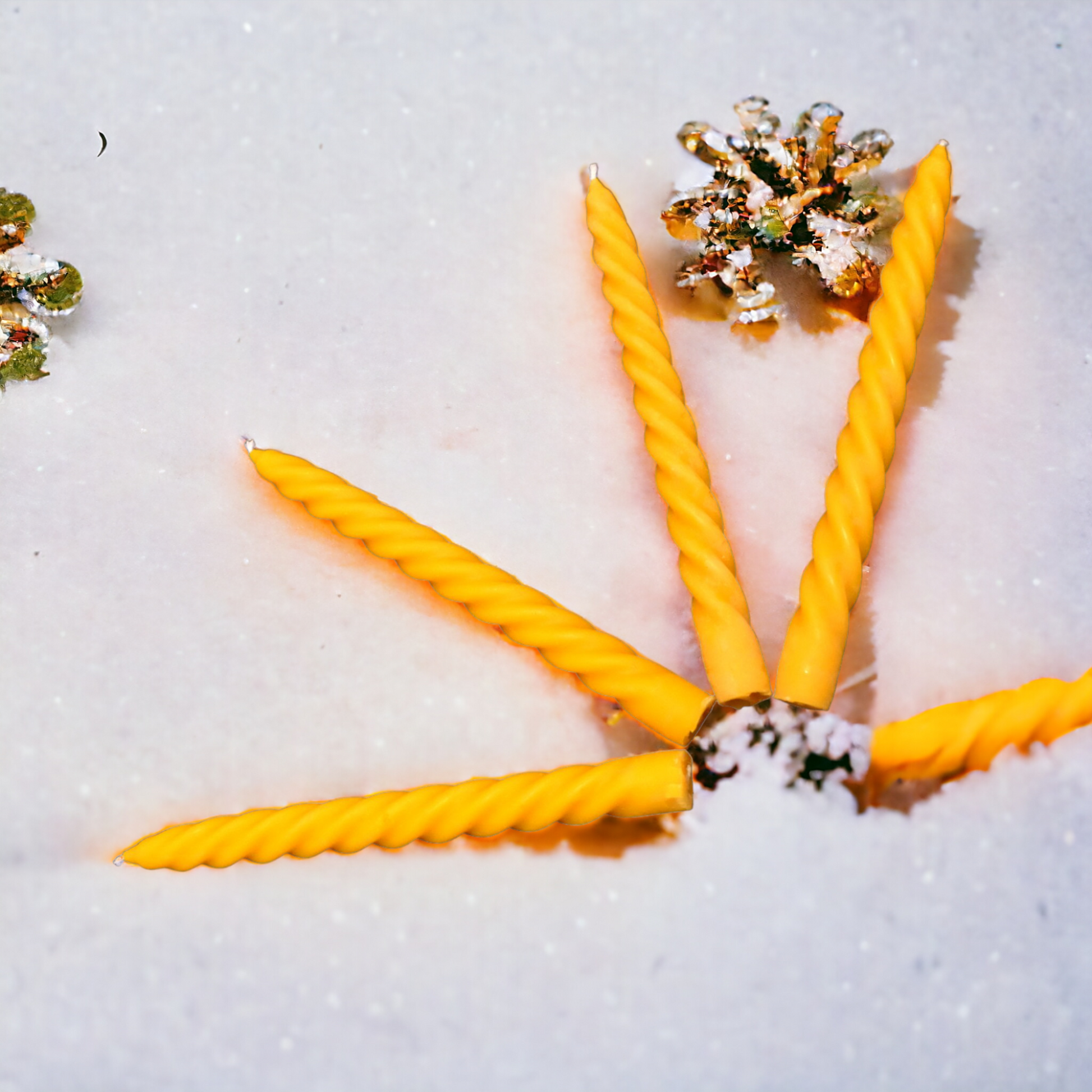 Tischkerze aus Bienenwachs fuers Candel-light-Dinner