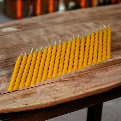 Weihnachtsbaumkerzen aus Bienenwachs