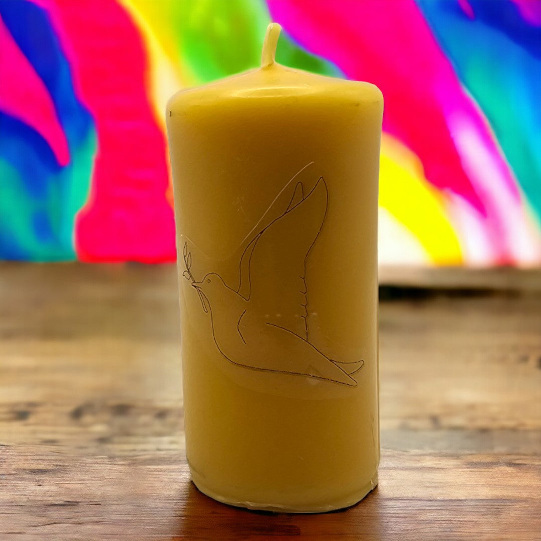 Friedenskerze aus Bienenwachs