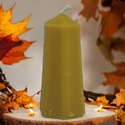 Moderne Kerze aus Bienenwachs