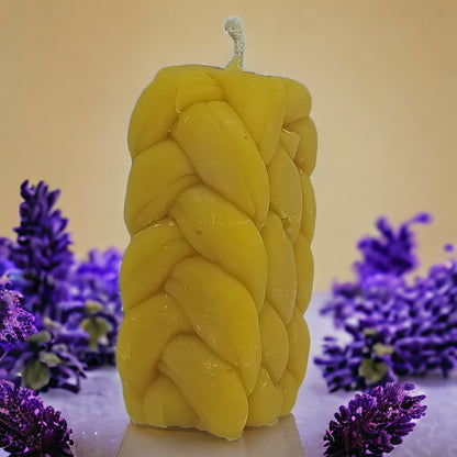 Kordelkerze aus Bienenwachs