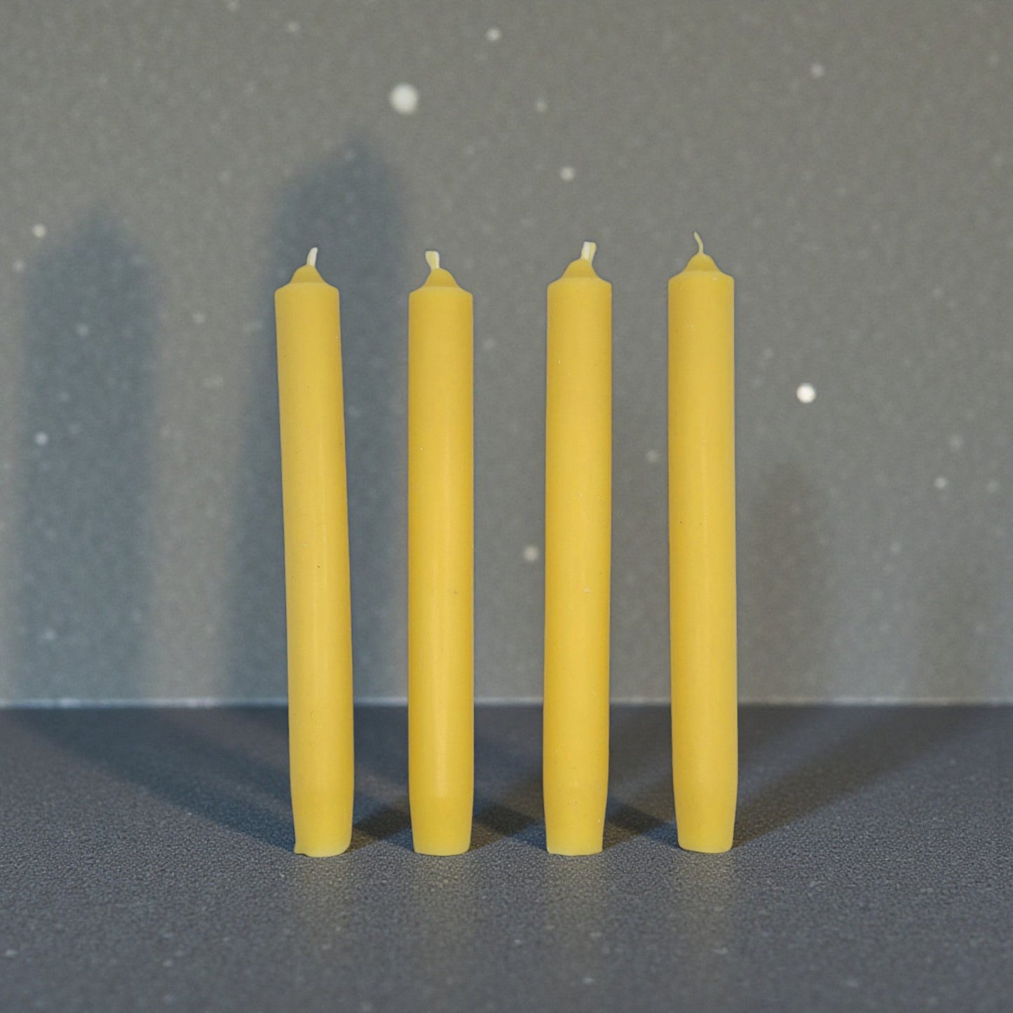 Bienenwachskerzen 4er-Set – Klassisch Glatt (18 cm) – 100% Natur